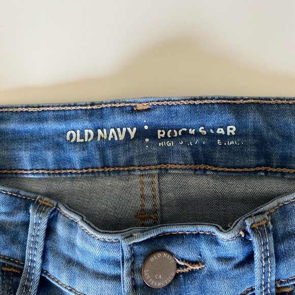 Old navy high waisted jeans - Picture 3 of 5